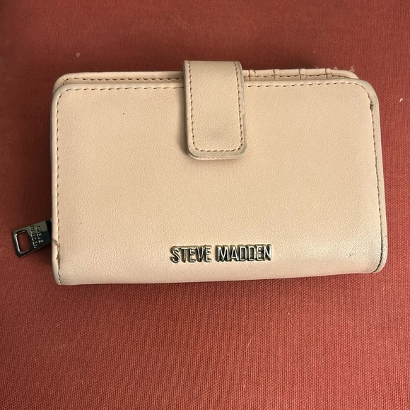 Steve Madden Handbags - Steve Madden wallet